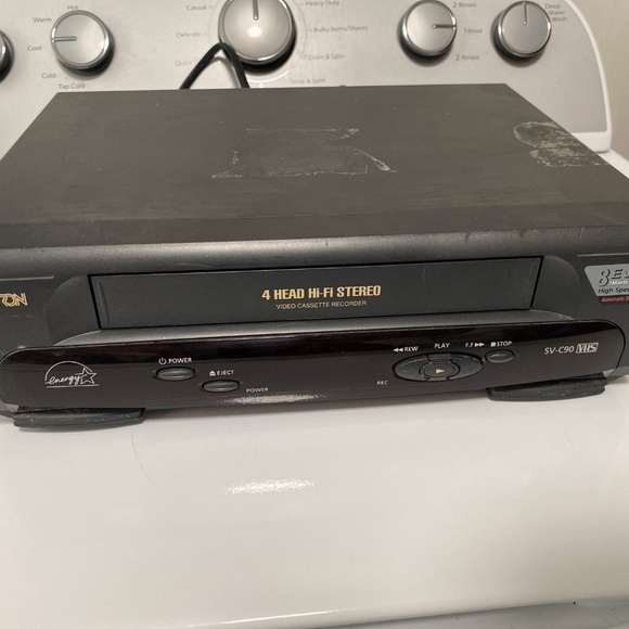 SV-C90 VHS VCR SAMTRON high speed rewind automatic digital tracking vcr - Picture 3 of 6